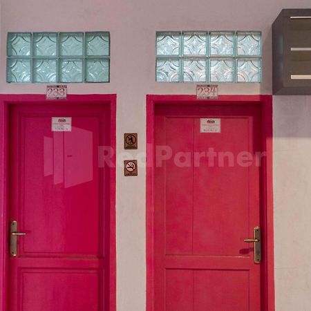 Asri Residence Near Jalan Iskandar Muda Medan Mitra Reddoorz Eksteriør billede